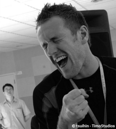 Guy singing imaginary