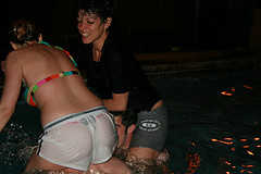 [Adult Pool Party games Chicken Fight