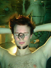 underwater breath holding contest