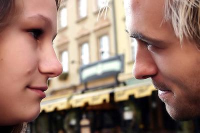 Love how they are flirting with their eyes